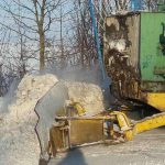 Дорожники Тернопільщини посівають піском і сіллю