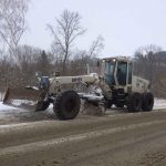На Лановеччині дорожники долають наслідки нічного снігопаду (фото, відео)