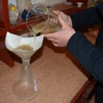 Тернопільські дорожники протиожеледні суміші перевіряють у спеціальній лабораторії