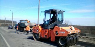 На Тернопільщині одночасно ремонтують 15 доріг (фото)