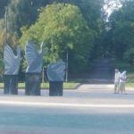 Для чого у тернопільському парку поставили надмогильні плити (фото)