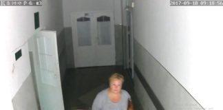 У Тернополі чоловіки у формі шукають жінку