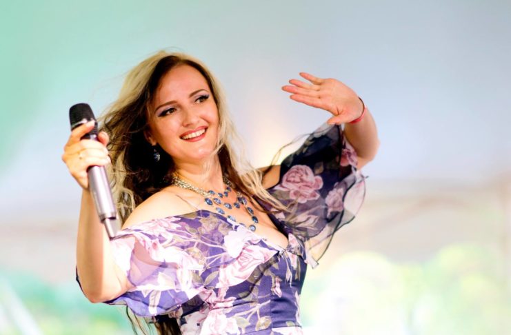 Відверта розповідь співачки з Тернопільщини про життя в Америці