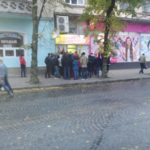 У понеділок зранку більшість тернополян йдуть не на роботу, а до магазину (фото)