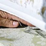 Через сусіда жителька Тернопільщини більше не почуває себе “принцесою на горошині”