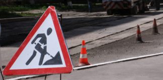 У Тернополі дороги ремонтують навіть у неділю