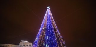 У Тернополі почали колядувати на три тижні раніше