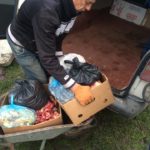 Однопартійці Арсенія Яценюка на Тернопільщині годують бездомних собак