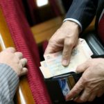 Деякі з народних депутатів від Тернопільщини ледь зводять кінці з кінцями