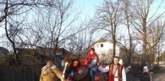 У селі на Тернопільщині колядує навіть кінь