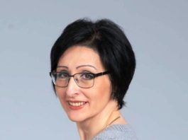 Тернополянка, яка вже має дорослих дітей, потрапила на обкладинку журналу