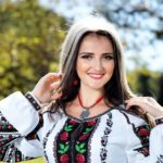 Як співачка, яка стала популярною за кордоном, співала на весіллях Тернопільщини