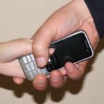 У Тернополі чоловік сам віддав мобільний телефон злодієві