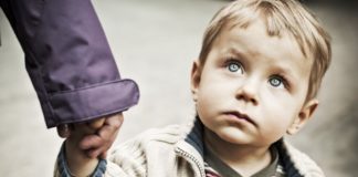 Тернополянка у відчаї шукала свою дитину, яка загубилася в місті