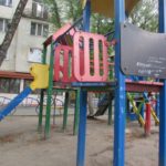 У центрі Тернополя є місце для дітей з надзвичайно довгими ногами (фото)