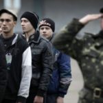 На Тернопільщині нема кому служити в армії, бо всі хлопці поїхали до Польщі