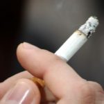 Школярі Тернопільщини починають палити сигарети з 12 років