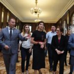Марина Порошенко та Марі Йованович відкрили відреставровану дзеркальну залу Вишнівецького палацу на Тернопільщині