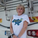 У Тернополі зупинилася канадійка Руслана Вжесневська, яка іде пішки із Києва до Ворохти на підтримку сиріт України (фото)