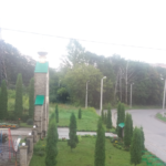 На місці, де розпивають алкоголь, тернополянка просить зробити відпочинкову зону (фото)