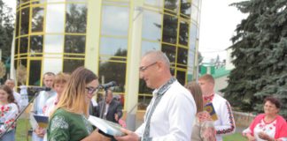 Державний прапор підняли на найвищий флагшток Західної України (фото)