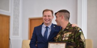 Степан Барна вручив військовослужбовцям сертифікати на придбання житла (фото)