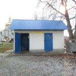 З цього туалету на Тернопільщині скоріше вибігають, ніж туди добігають (фото)