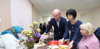 Сергій Надал розділив святковий обід з тернополянами, які перебувають у складних життєвих обставинах