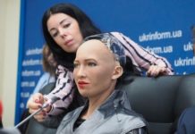 Тернополянка написала зворушливий текст про робота Софію, яку привезли до Києва