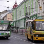 Міська влада зробила так, як хотіла громада і повернула стару вартість проїзду на транспорт. Але чи довго він їздитиме? 