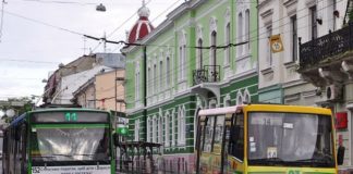 Міська влада зробила так, як хотіла громада і повернула стару вартість проїзду на транспорт. Але чи довго він їздитиме?