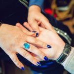 Щоб зняти порчу, у Тернополі до екстрасенсів звертаються і лікарі, і підприємці