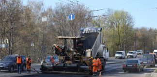 На підприємстві Тернопільщини вирішили ремонтувати дороги без грошей