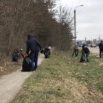 Тернопільські дорожники влаштували толоку на узбіччі дороги М-19