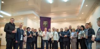 На Тернопільщину привезли благодатний вогонь (фото, відео)