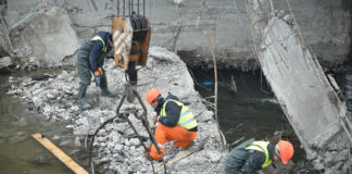 Чому на Тернопільщині не можуть закінчити ремонт аварійного мосту