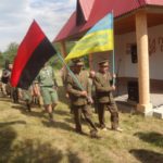 Чому на Тернопільщині в лісі кілька сотень людей не ховалися від дощу