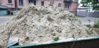 У Тернополі зробили найбільшу пісочницю для дітей (фото)