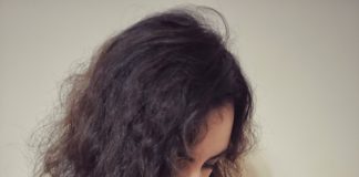 Зоя Кіцак носить краватку, якій 122 роки