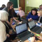 Щоб якісно навчати дітей, педагоги з Тернопільщини вчилися користуватися новітніми пристроями