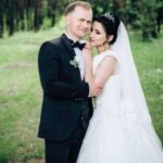 Після весілля сказав: “Я ляжу спати з братом, а ти — із дружкою”