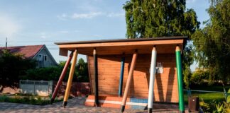 Фото зупинки у селі на Волині потрапило до 100 найкращих фото України минулого року