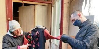 Сильні світу цього відмовилися допомогти 70-річній жінці, зате допомогли волонтери