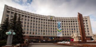 В Івано-Франківську люди сподіваються, що місцева поліція не злякається водія чорного BMW