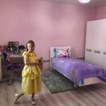 Добрі люди допомогли дівчинці, яка до 9 років не знала, що таке дитинство