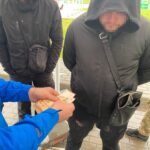 У Тернополі затримали трьох рекетерів в чорному