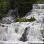 Історія про печеру відлюдника і містичний водоспад на Тернопільщині