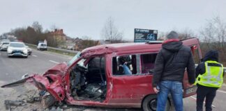 На Тернопільщині в автомобільній аварії постраждала вагітна жінка