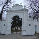 Жителі містечка на Тернопільщині розповіли, що у їхньому замку блукає привид