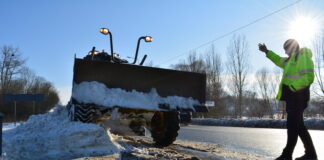 На Тернопільщині випав крижаний дощ: як дорожники чистять дороги